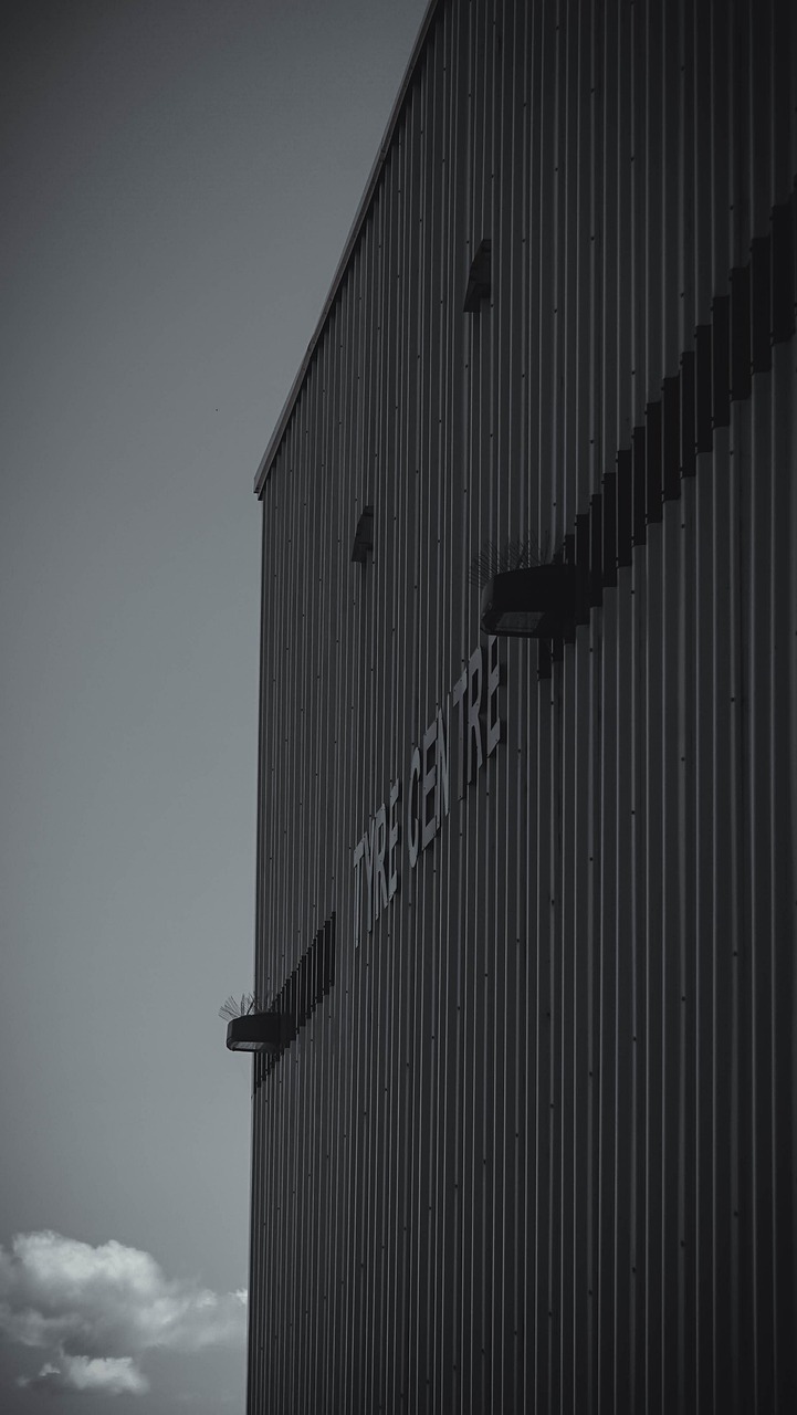 Réparer une façade en crépi fissuré réparation de façades : services professionnels pour restaurer et protéger l'aspect extérieur de votre bâtiment avec qualité et durabilité.