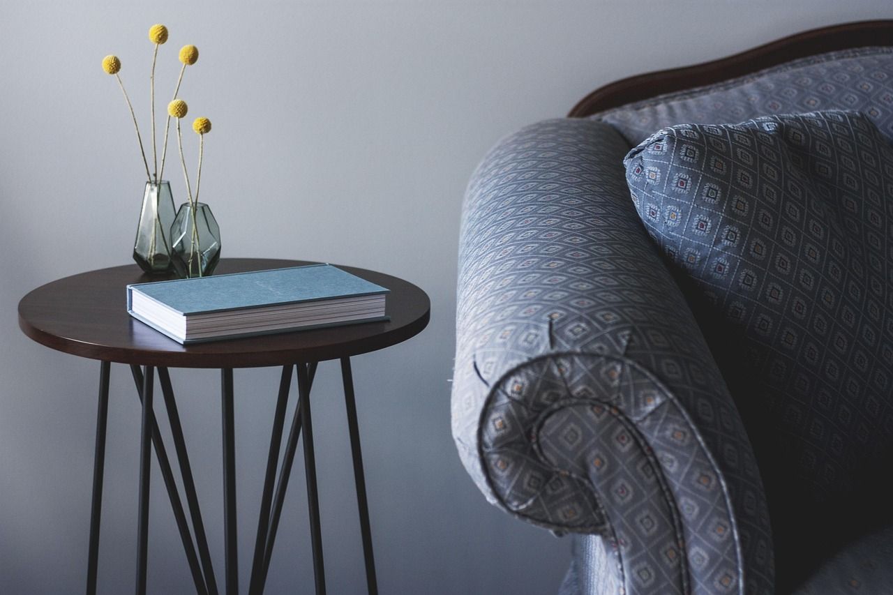 décaper un meuble en bois : méthodes efficaces pour un résultat impeccable découvrez nos solutions efficaces pour décaper et restaurer vos meubles en bois, en éliminant les anciennes couches de vernis et peinture pour révéler la beauté naturelle du bois.