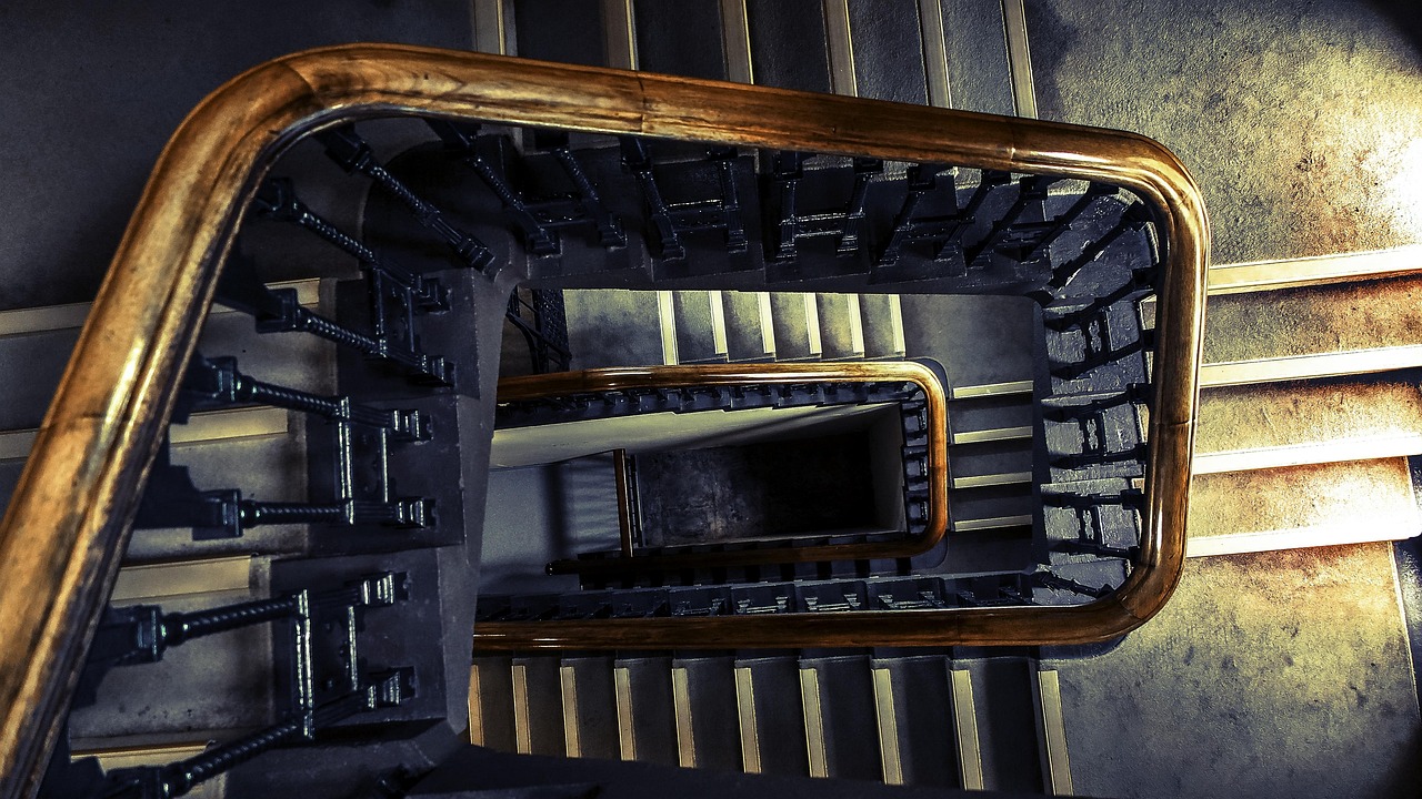 rénover un escalier en bois : guide complet pour un résultat parfait