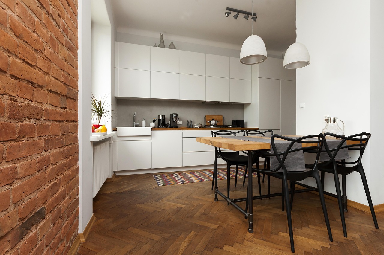peindre des meubles de cuisine : conseils pratiques pour un relooking réussi