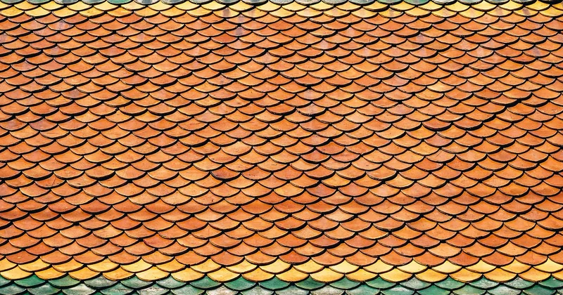 Bâche pour terrasse et bâche pour toiture : deux logiques différentes