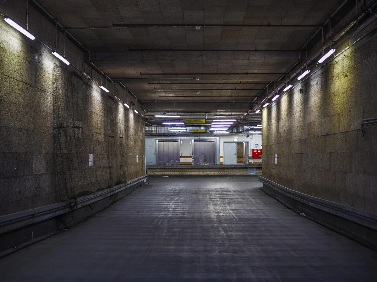 Comment recouvrir un sol de garage en béton ? Cas concret