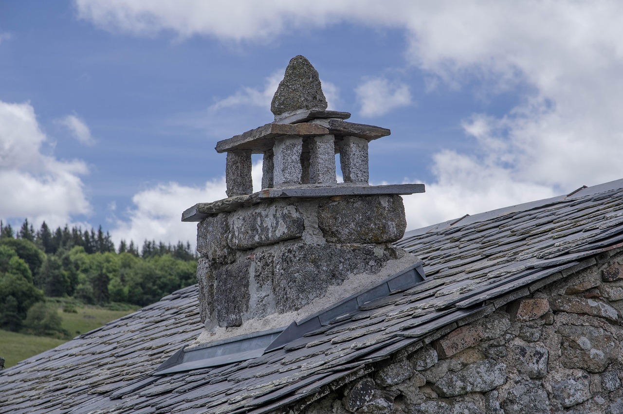 installation de toiture en ardoise : bénéficiez d'une couverture durable, esthétique et résistante pour votre habitat grâce à notre expertise professionnelle.